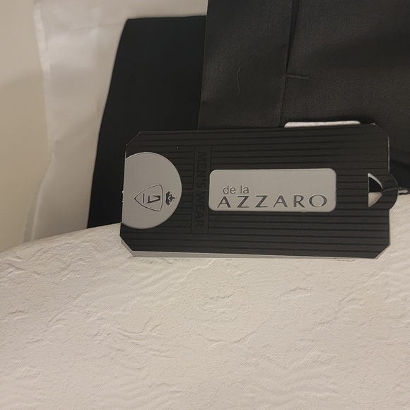 Elegant White and Black Men's Blazer - Picture 5 of 10